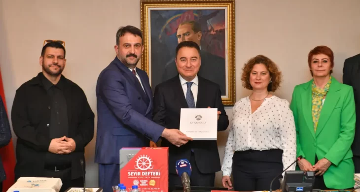AKK Başkanı Yılmaz Deva Partisi Genel Başkanı Babacan’ı ziyaret etti