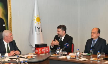 AKK Başkanı Yılmaz İyi Parti Genel Başkanı Dervişoğlu’nu ziyaret etti