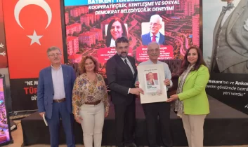 AKK Türk siyasetinin mihenk taşlarından Murat Karayalçın’ı ağırladı