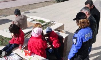 Aksaray’da Polis Çalışan Çocukları Topladı