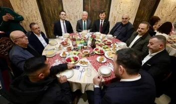 Aksaray’da hukuk camiası ve protokolü buluşturan en kalabalık iftar!