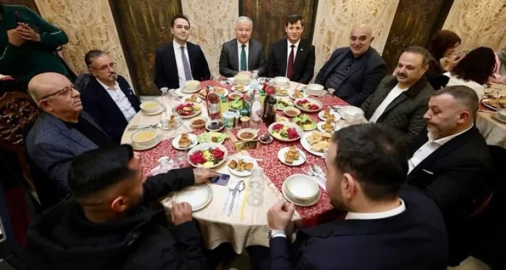 Aksaray’da hukuk camiası ve protokolü buluşturan en kalabalık iftar!