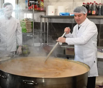 Aksaray’da Ramazan bereketi! Başkan Dinçer, her gün 5 bin kişiye iftar veriyor!