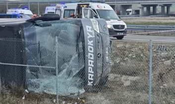 Aksaray’da tur otobüsü devrildi: 19 kişi yaralandı