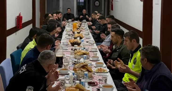 Akyaka ilçe Kaymakamı emniyet mensuplarıyla bir araya geldi