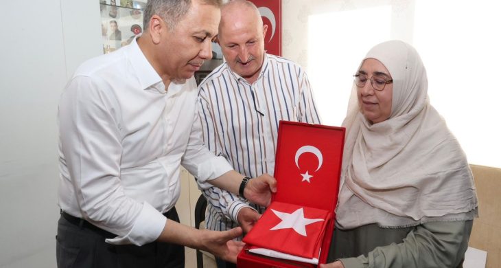 Bakan Yerlikaya, şehit polis Ahmet Doğan’ın ailesini ziyaret etti