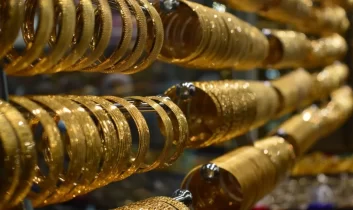 Altın piyasasında sabah hareketliliği: Fiyatlar düşüşle açıldı