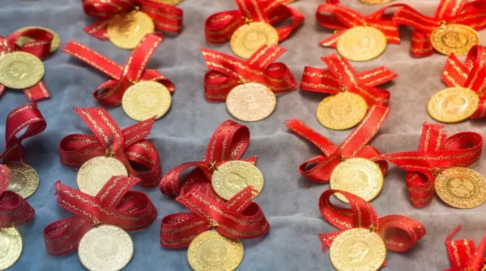 Altın yeni güne yükselişle başladı: Gram 7 bin 375 TL