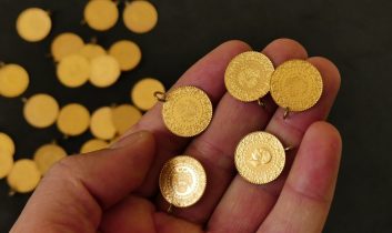 Altında tarihi zirve: Ons 4 bin doları aştı, Çeyrek 9 bin TL’yi geçti!