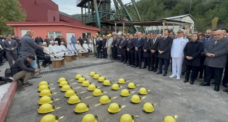 Amasra’daki maden faciasında hayatını kaybeden 43 madenci anıldı