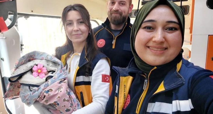 Aydın’da ambulansta mucize doğum