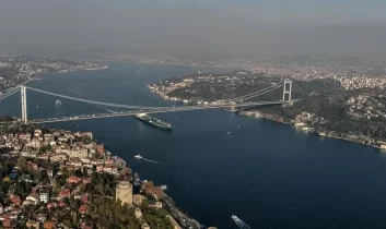 Amiral Kupası yarışı nedeniyle boğaz trafiğine geçici duraklama