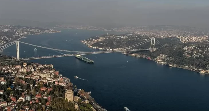 Amiral Kupası yarışı nedeniyle boğaz trafiğine geçici duraklama
