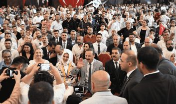 Anahtar Parti: Siyaset etiğini yok sayan, seviyesiz üslupla yapılan tepkilere asla aynı dille karşılık vermeyeceğiz