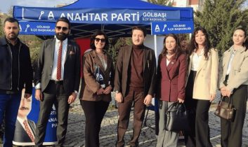 Anahtar Parti Gölbaşı’nda sahaya indi: “Vatandaşın ilgisi büyük”