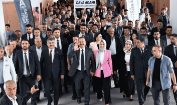 Anahtar Partililer için yeni şarkı: Geliyor Yavuz Başkan