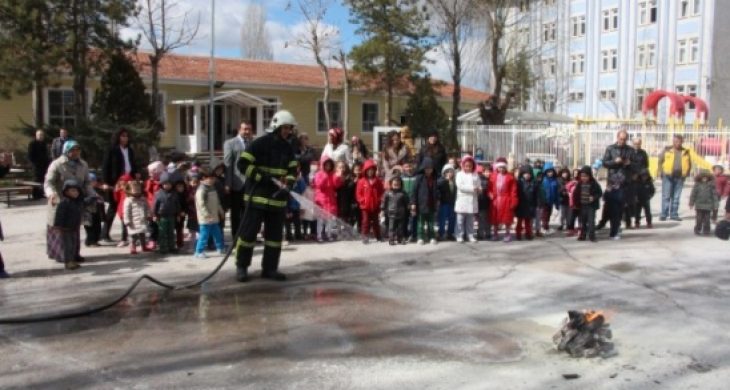 Anaokulunda Yangın Ve Deprem