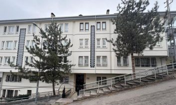 Ankara Çankaya’da hasarlı bina boşaltıldı