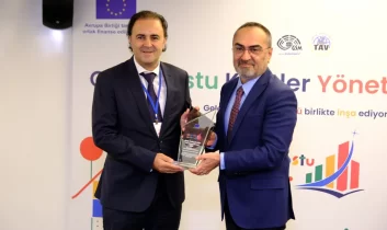 Ankara En İyi Gençlik Katılım ve Gençlik Yönetişim ödülünü aldı