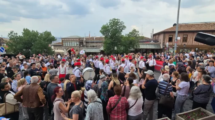 Ankara Kalesi’nde şenlik coşkusu yağmura rağmen yüzleri güldürdü