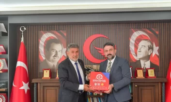 Ankara Kent Konseyi Başkanı Halil İbrahim Yılmaz Milli Yol Partisi Genel Başkanı Remzi Çayır’ı ziyaret etti