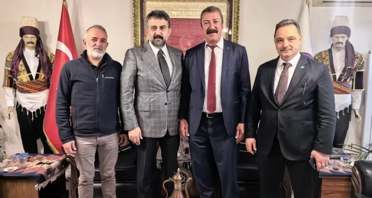 Ankara Kent Konseyi’nden Ankara Demirciler Esnaf ve Sanatkârlar Odası Başkanı Hayrettin Yıldırım’a tebrik ziyareti