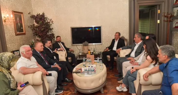 Ankara Servis Aracı İşletmecileri Esnaf Odası Başkanı İlyas Aktürk AKK Başkanı Yılmaz’ı ziyaret etti