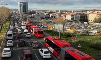 Ankara’da artan araç sayısı trafiğe 22 dakikalık yük getirdi