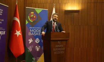 Ankara’da gençler meclis deneyimi yaşadı