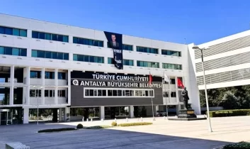 Antalya büyükşehir belediyesi’nde idari deprem!