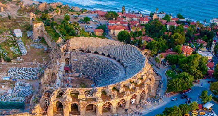 Antalya turizmde yeni bir rekora imza attı: Bir günde 104 bini aşkın ziyaretçi