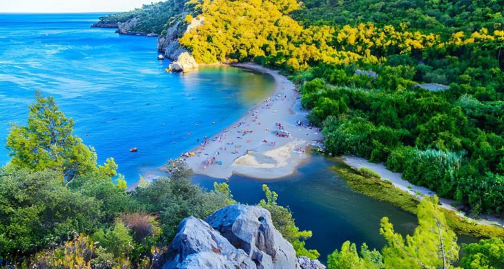 Antalya’da yeni turizm rekoru: Bir günde 100 bini aşkın yabancı turist geldi