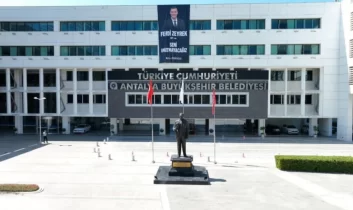 Antalya’da belediyeye bağlı şirkete operasyon