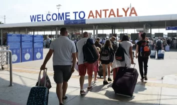 Antalyalı turizmcilerin yüzü bayramda güldü