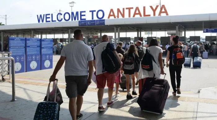Antalyalı turizmcilerin yüzü bayramda güldü