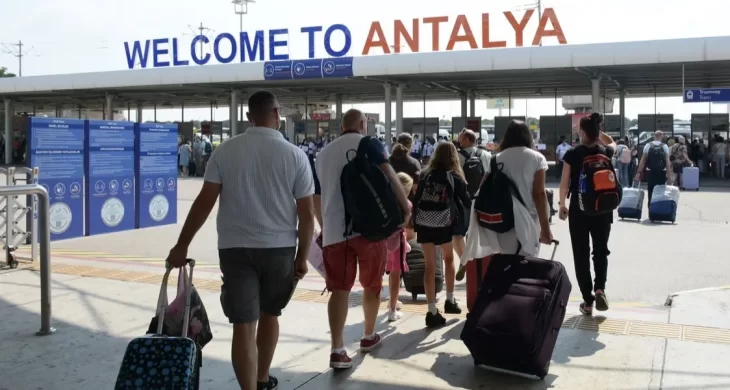 Antalyalı turizmcilerin yüzü bayramda güldü