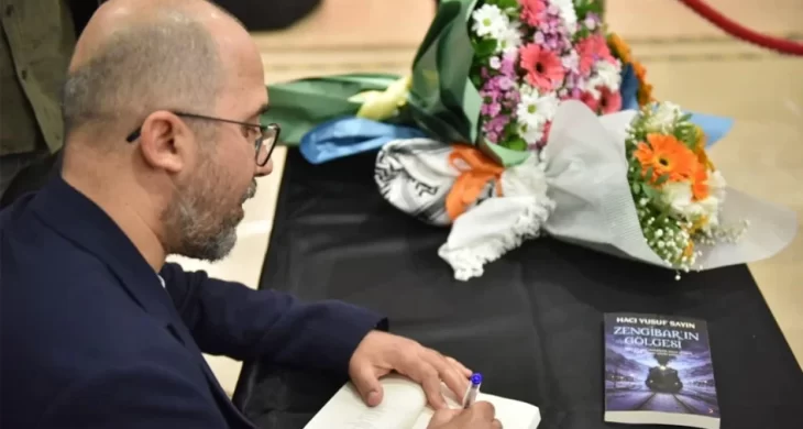 Antalyalı yazar gelirini köy okuluna bağışladı