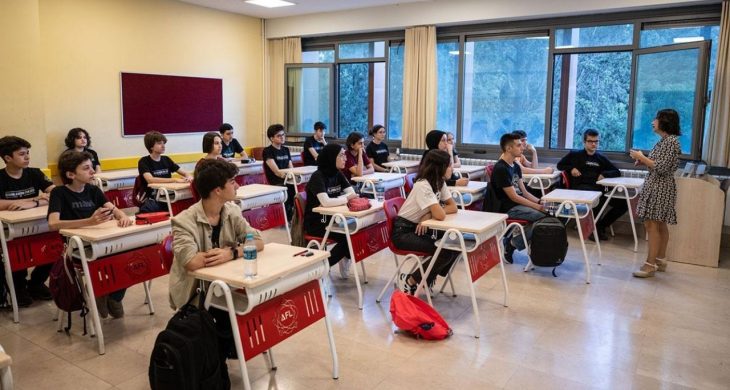 Ara tatil sona erdi: Milyonlarca öğrenci yeniden sınıflarda