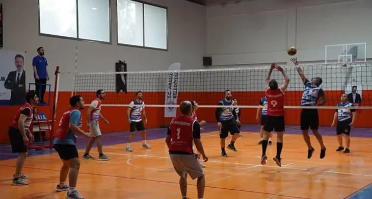 Hatay Arsuz’da voleybol heyecanı başladı