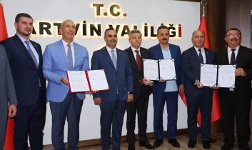 Sanayi ve Teknoloji Bakanı Artvin ilinde desteklenecek projelerin protokol imza törenine katıldı