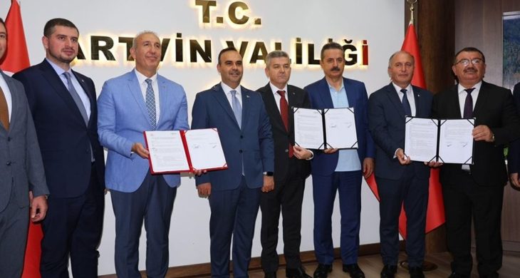 Sanayi ve Teknoloji Bakanı Artvin ilinde desteklenecek projelerin protokol imza törenine katıldı