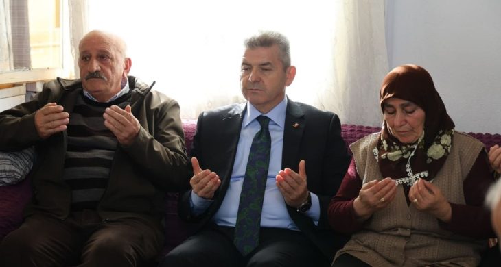 Artvin Valisi Ergün, Ardanuç’ta şehit ailesi ziyaretlerinde bulundu