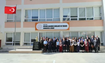 Artvin Valisi Ergün, “Teknik ve Mesleki Anadolu Liseleri nitelikli elemanlar yetiştiriyor”