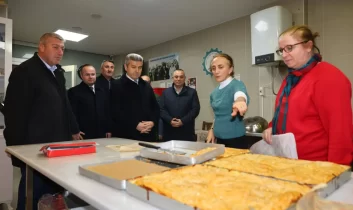 Artvin Valisi Ergün’den, Hopa Kadın Girişimi Üretim ve İşletme Kooperatifi’ne ziyaret