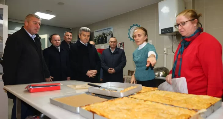 Artvin Valisi Ergün’den, Hopa Kadın Girişimi Üretim ve İşletme Kooperatifi’ne ziyaret