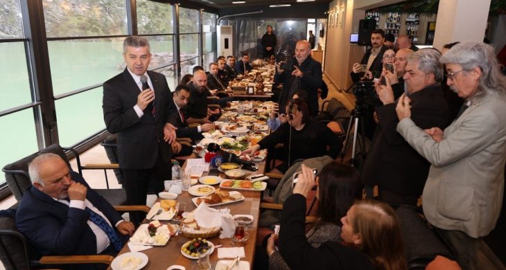 Artvin Valisi Turan Ergün gazetecilerle bir araya geldi