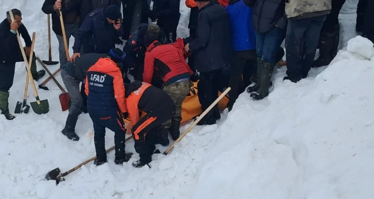 Artvin’de çığ altında kalan çobanın cansız bedenine ulaşıldı