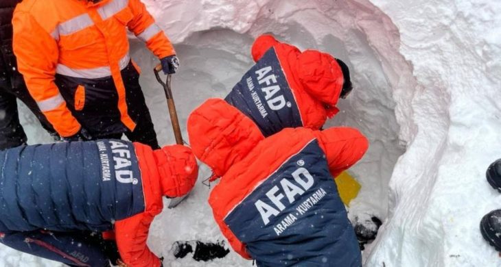 Artvin’de çığda kaybolan çoban 4 gündür aranıyor