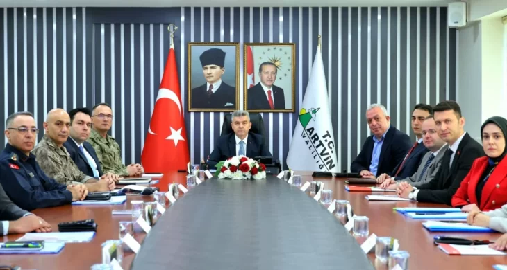 Artvin’de okul ve çevresi güvenlik tedbirleri toplantısı gerçekleştirildi