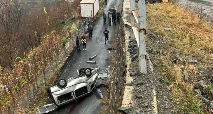 Artvin’de trafik kazası: 3 kişi yaşamını yitirdi